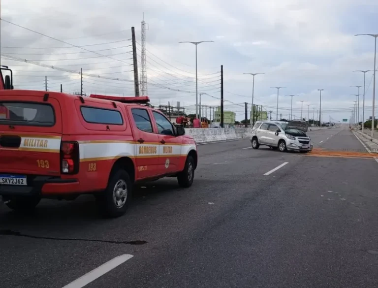 Cabedelo: capotamento na BR-230 deixa mulher morta e cinco pessoas feridas