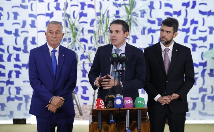 Motta quer votar o fim da escala 6×1 no Plenário na próxima semana