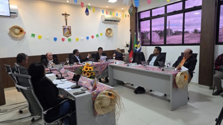 Vereadores de Catingueira aprovam criação da Secretaria de Comunicação Municipal e Secretaria de Transportes