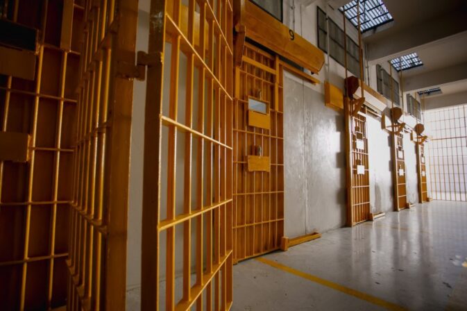 Operação prende 11 advogados que repassariam ordens de chefes de facções presos no Ceará