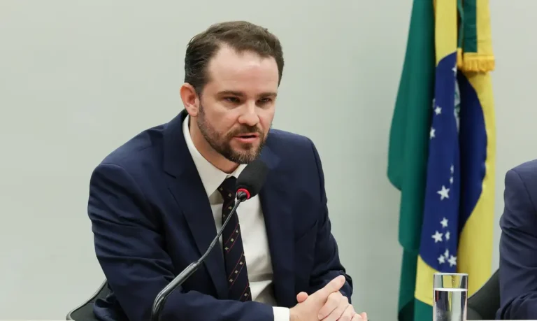 Ministro critica PEC que dá autonomia ao BC por criar “novo Poder”
