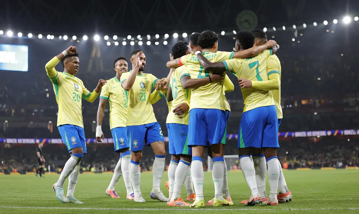 Brasil deve ter oito titulares de 2022 na estreia da Copa; veja mudanças