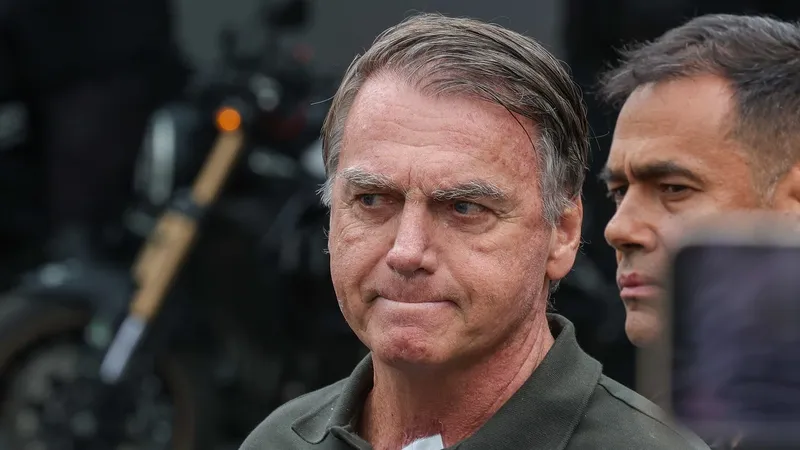 Flávio nega uso de verba pública em filme sobre Jair Bolsonaro
