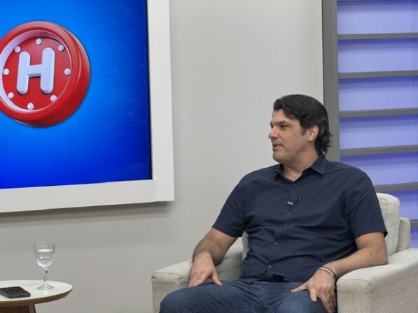 Em crise partidária, Leo cogita que não faz mais sentido votar em João: “O PSB não deixa”