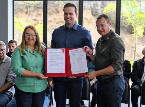 Lucas Ribeiro entrega 174 microtratores para agricultura familiar