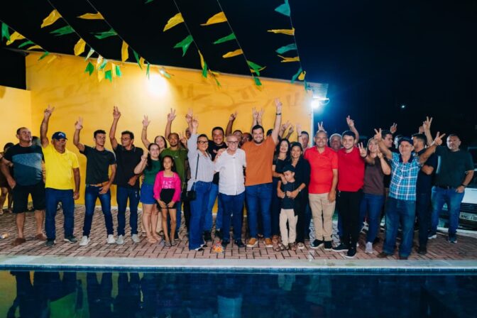 Em Capim, Cícero participa da Festa de Sant’Ana e se compromete com recuperação da malha viária na região