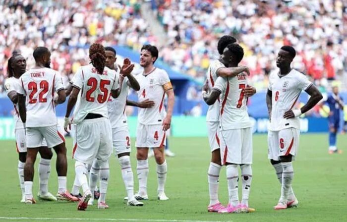 Em jogo de dez gols, Inglaterra vence França e fica com o 3º lugar da Copa