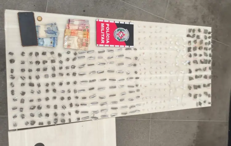 Mais de 300 porções de drogas são apreendidas em Cajazeiras