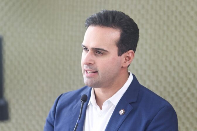 Lucas Ribeiro mantém cautela e descarta projeções sobre vitória no 1º turno