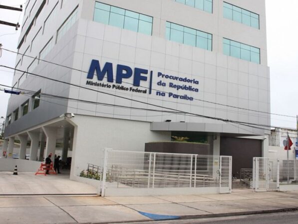 MPF propõe medidas para reduzir poluição de rios que deságuam no litoral paraibano