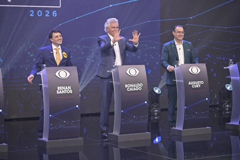 Debate na Band é marcado por cadeiras vazias e ataques à polarização