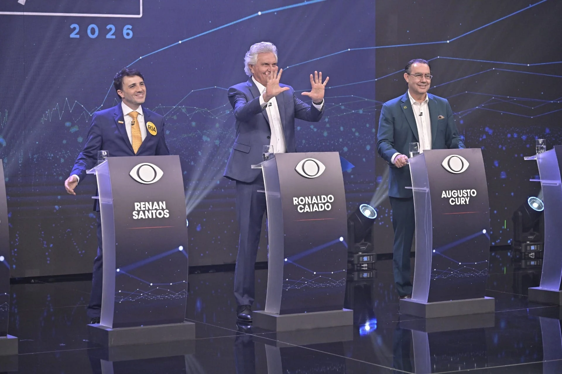 Debate na Band é marcado por cadeiras vazias e ataques à polarização