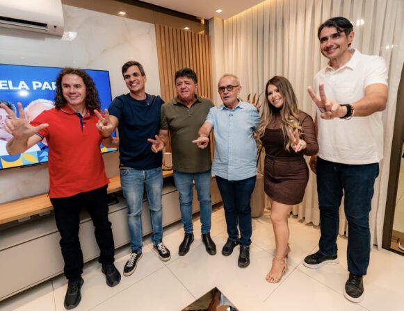 Cícero debate desenvolvimento regional em Cuitegi e firma compromissos com a zona rural