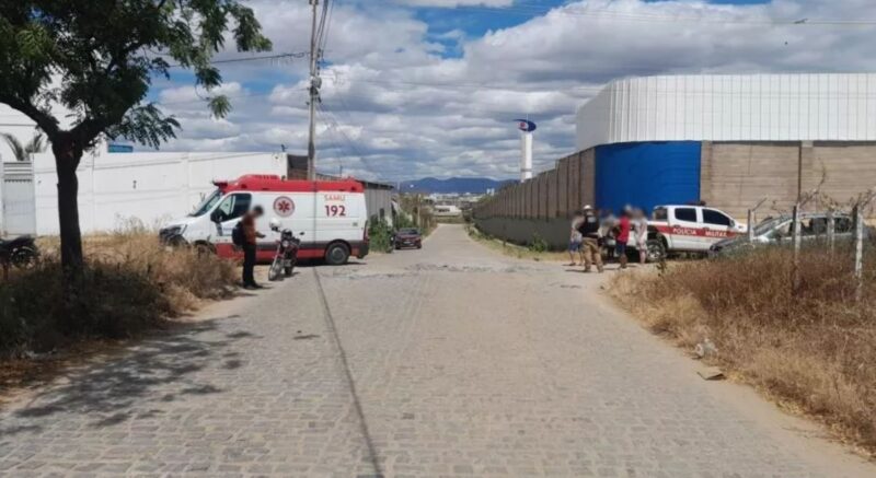 Acidente entre motocicletas deixa mulher ferida