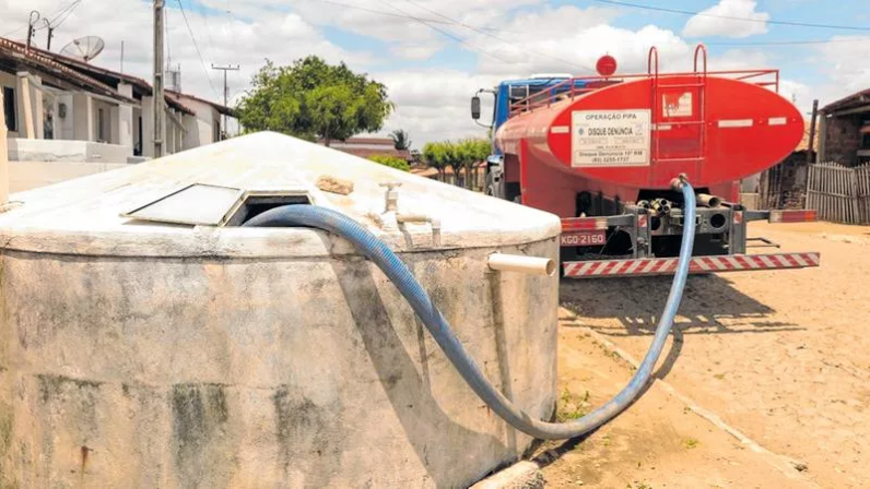 ABASTECIMENTO E SANEAMENTO NA PARAÍBA: do baixo investimento à privatização