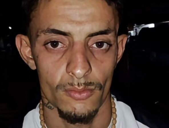 Suspeito troca tiros com policiais e morre após confronto
