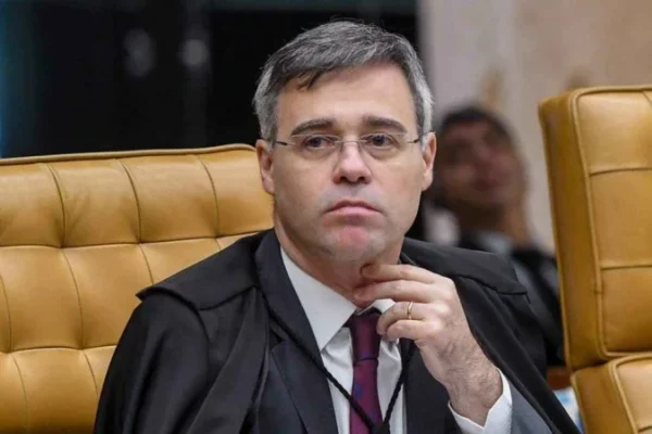 Base governista na Câmara pede levantamento de sigilo do caso Dark Horse