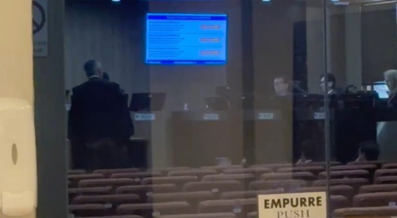Pedido de vistas adia julgamento do registro da candidatura de Cícero Lucena no TRE-PB