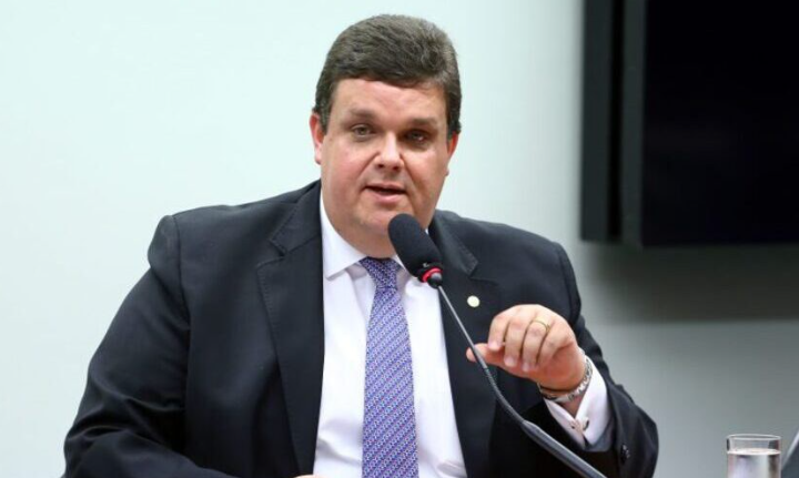 Ministro da Previdência Social vem à Paraíba e visita a agência do INSS