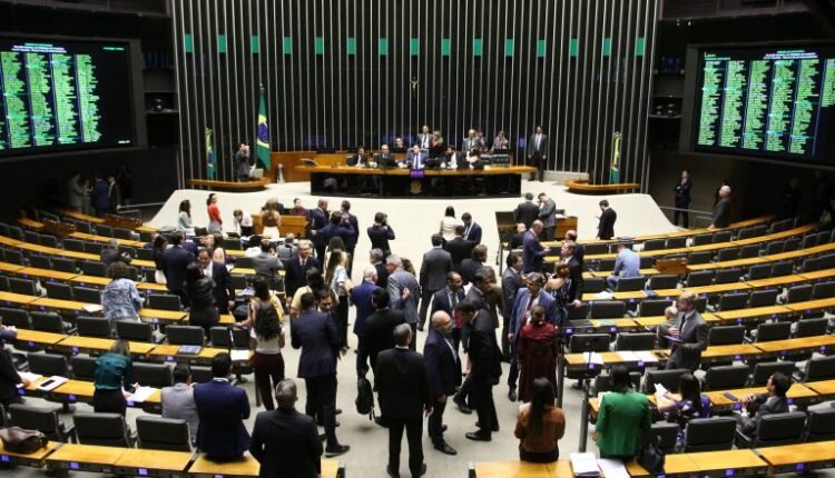 Câmara aprova projeto que amplia limite do MEI e perdoa dívidas de inadimplentes