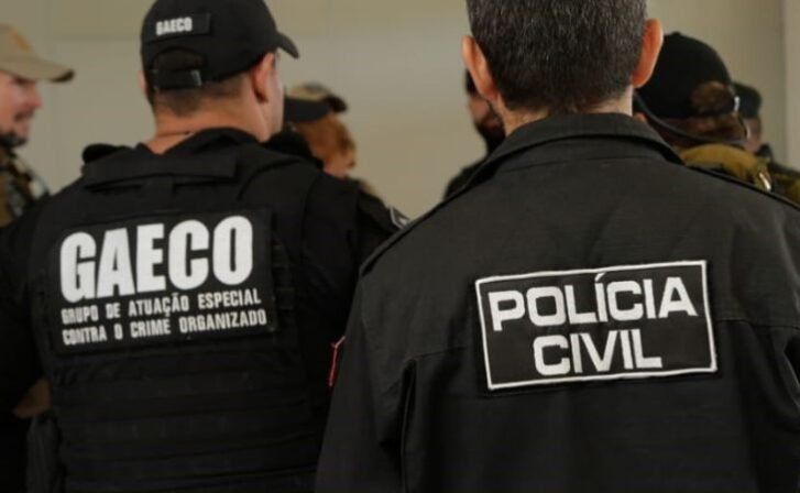 Advogado é preso em operação que investiga destino de acervo de armas de atirador