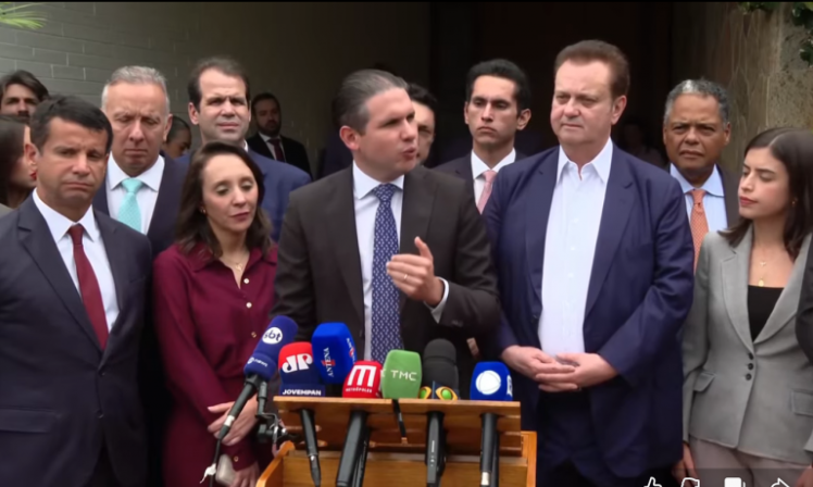 Hugo Motta incia debate sobre voto distrital misto; entenda a proposta