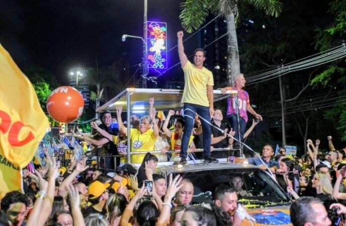 Lucas, João e Nabor levam milhares de pessoas às ruas de João Pessoa durante o Bloco 11