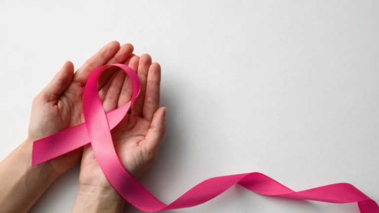 Outubro Rosa: mulheres com câncer de mama podem ter direito a benefícios do INSS