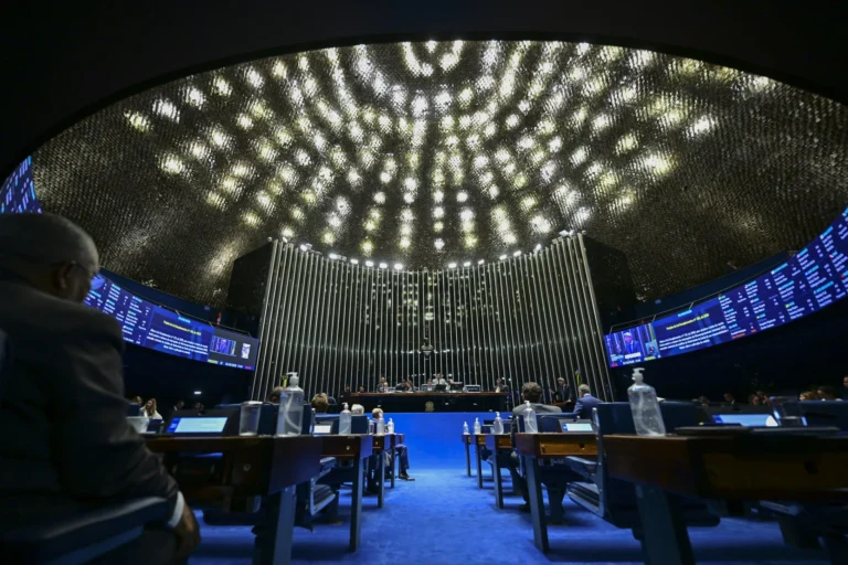 Senado aprova aumento do limite do MEI e perdão de dívidas