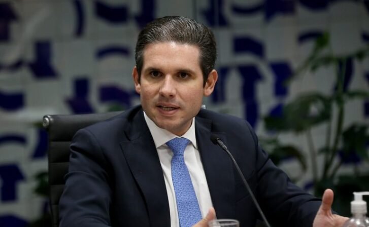 Hugo Motta pode priorizar partidos aliados e isolar PL das comissões da Câmara