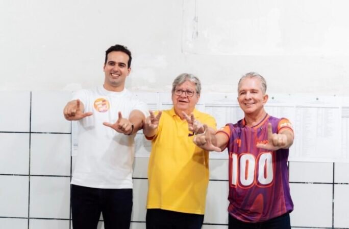 Lucas e João acompanham voto de Nabor em Patos e reforçam unidade do projeto político para a Paraíba