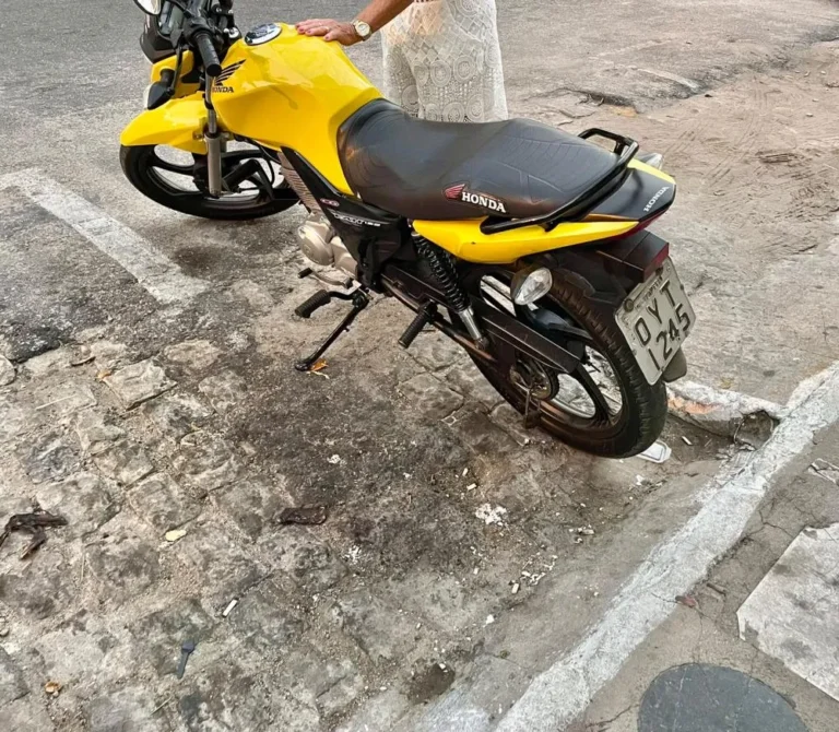 Motocicleta é furtada em Patos