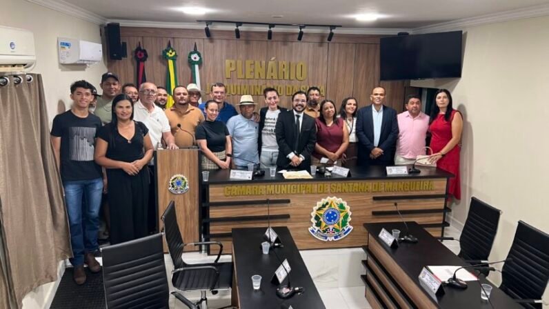 Ricardo Ferreira é eleito presidente da Câmara de Santana de Mangueira durante sessão tumultuada